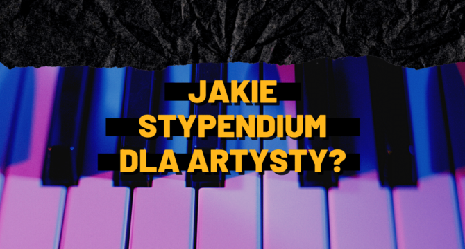 Zdjęcie klawiszy pianina z wpisem ,,jakie stypendium dla artysty''?